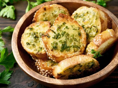 GARLIC BREAD